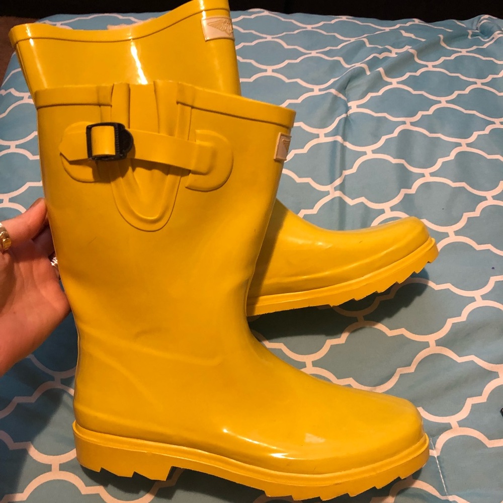 Rain boots